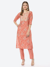 Resham Zari Neck Embroidered Printed Chanderi Kurta With Pant